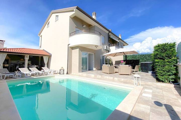 Ferienhaus für 6 Personen, mit Terrasse und Garten in Mareda