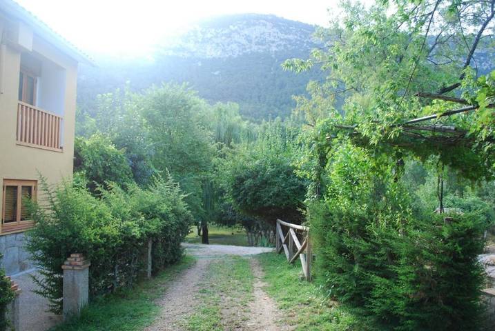 Casa rural para 8 personas, con vistas además de jardín y piscina, Se admiten mascotas en Sierra de Cazorla - 3