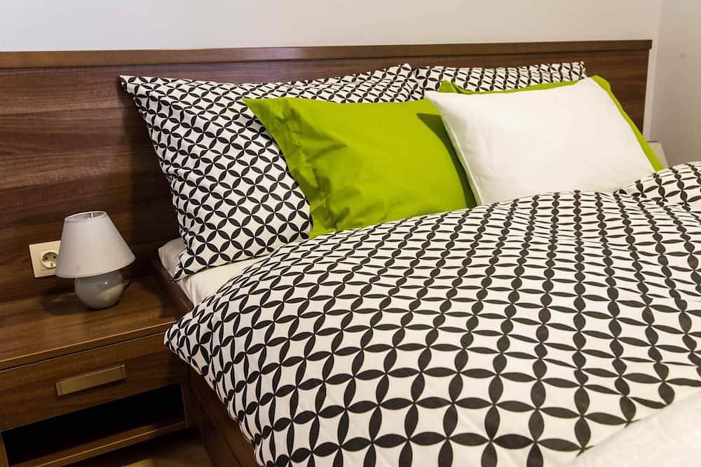 Entire apartment, Superb quality, 2Brm, 2Bathroom, A/C, New!! in Budapest, Central Hungary