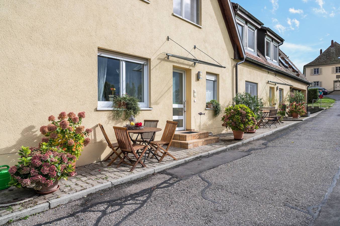 Ganze Wohnung, Ferienwohnung 2 im Haus Böhler auf der Insel Reichenau mit Seeblick, Terrasse und Garten in Reichenau, Untersee