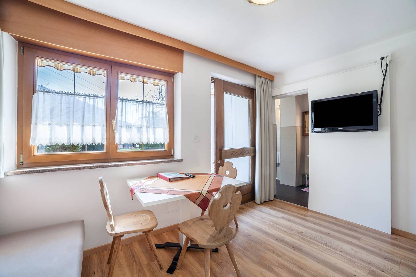 Entire apartment, Holiday Apartment 'Camping Passeier Apfelblüte' with Sauna, Mountain View, Garden & Wi-Fi in Saltaus, St. Martin in Passeier