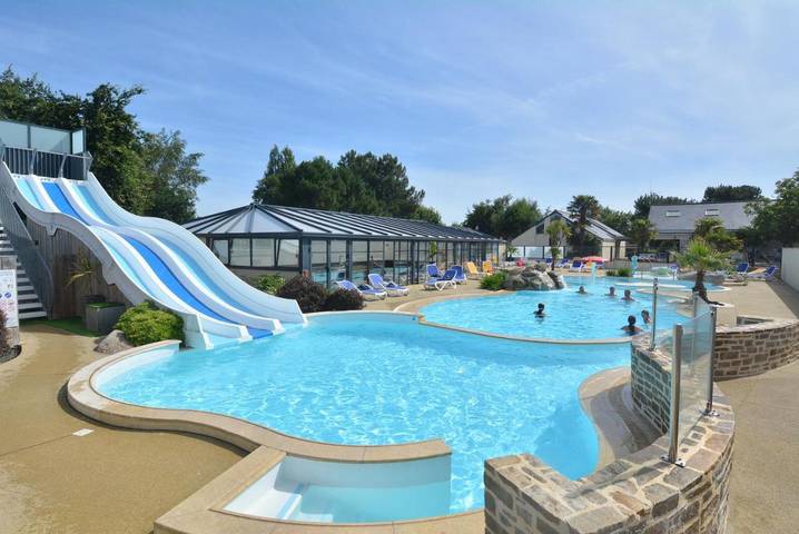 Appartement de vacances pour 4 personnes, avec sauna et terrasse ainsi que piscine et jacuzzi, animaux acceptés