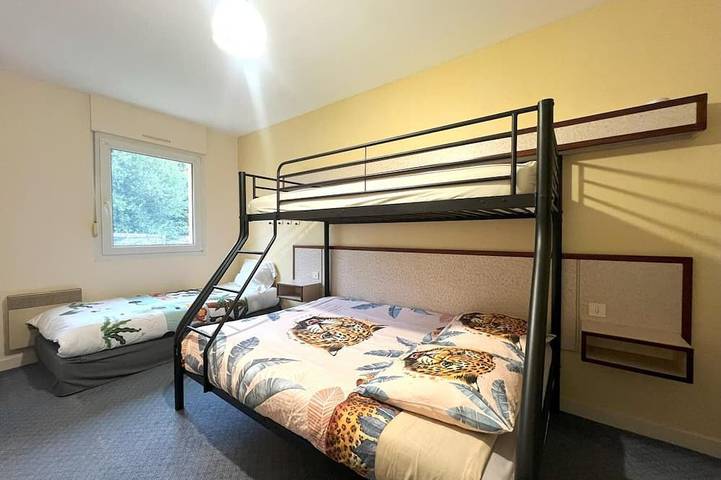 Chambre d’hôte pour 4 personnes, avec Jardin à Caurel