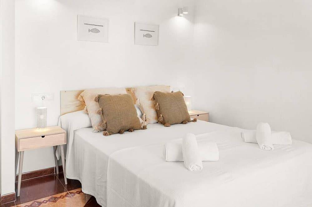 Apartamento entero, Beach Penthouse with amazing views and terrace in Punta Prima, Sant Lluís