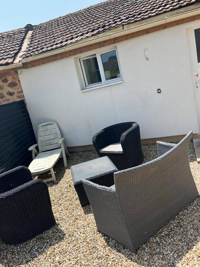 Gîte pour 7 personnes, avec vue et terrasse, animaux acceptés à Pont-Trambouze - 2