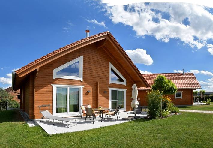 Ferienhaus für 4 Personen, mit Balkon und Balkon/Terrasse sowie Terrasse und Garten in Schwaebisches Donautal