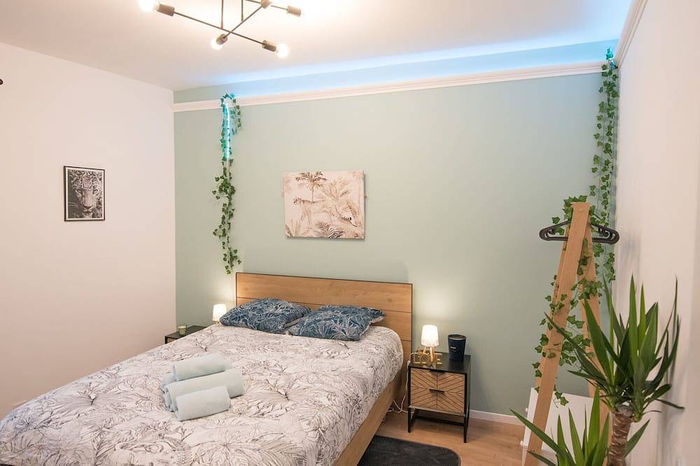Appartement entier, ⭐️Jungle Room⭐️évadez vous❤️cosy luxe❤️gare/ autoroute⭐️ in Givors, Lyon et ses environs