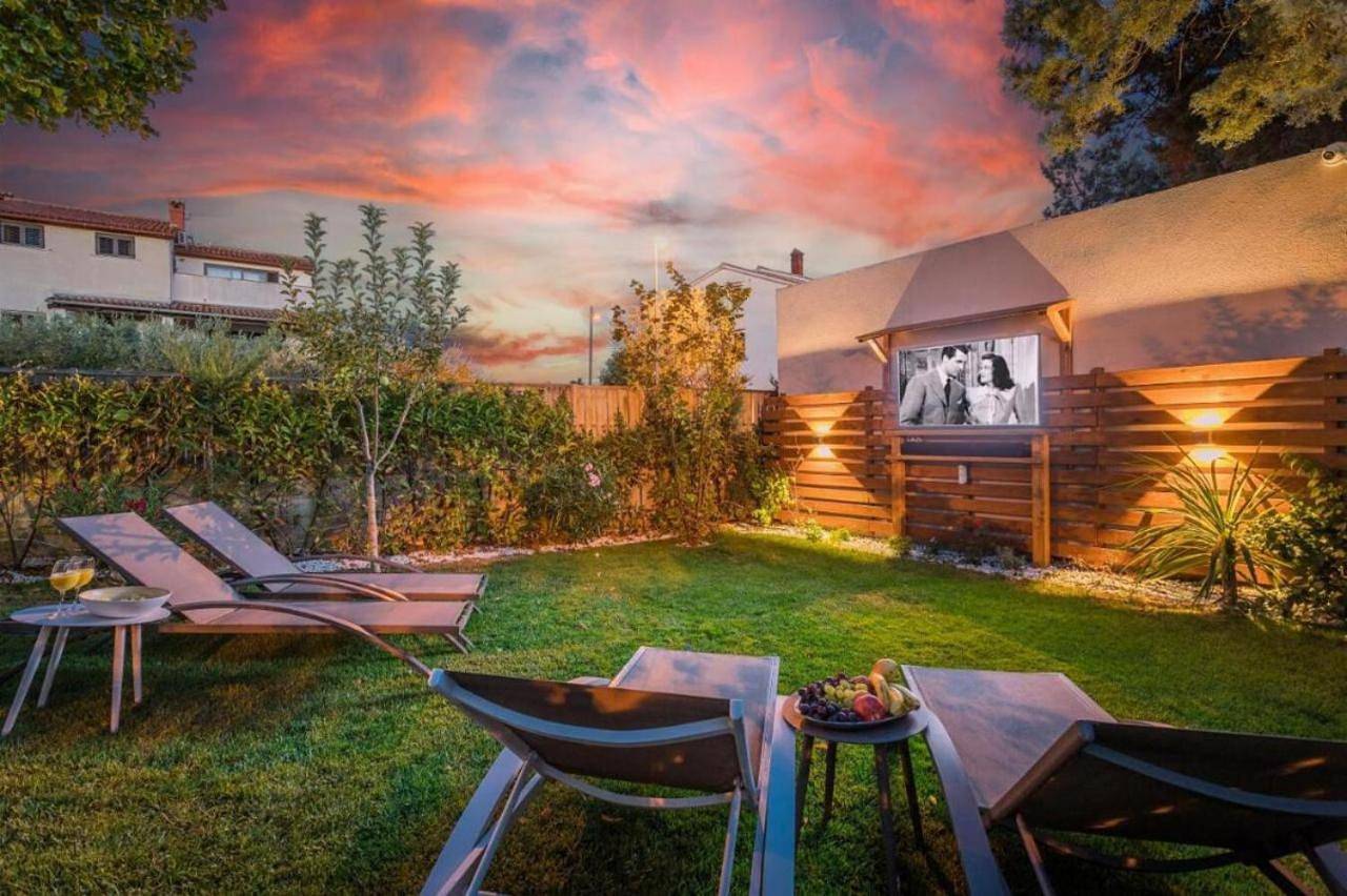 Villa Andrija in Fažana for 9 people with sea view, kids playground & heated pool - only 400 m from the beach in Fazana, Südküste Istrien