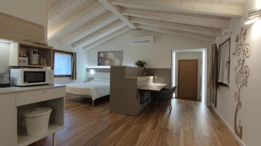 Chambre d’hôte pour 2 personnes, avec Jacuzzi et Terrasse ainsi que Jardin et Sauna à Faedis