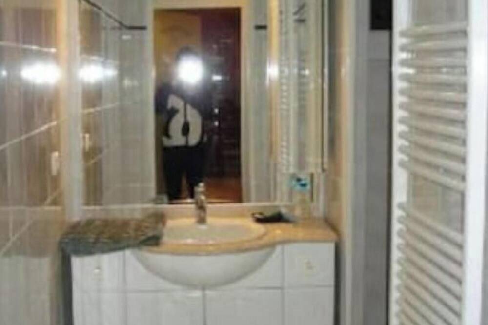 Entire apartment, Appartement de caractère dans un mas provençal in Jonquières, Vaucluse