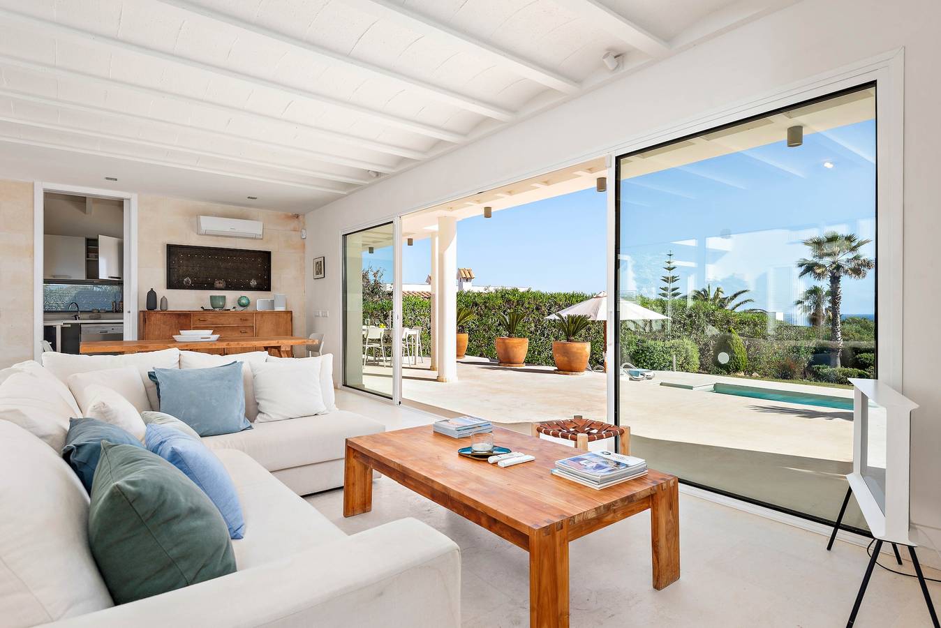 Villa 'Mariposa' con vistas al mar, Wi-Fi y aire acondicionado in Torret de Baix, Sant Lluís