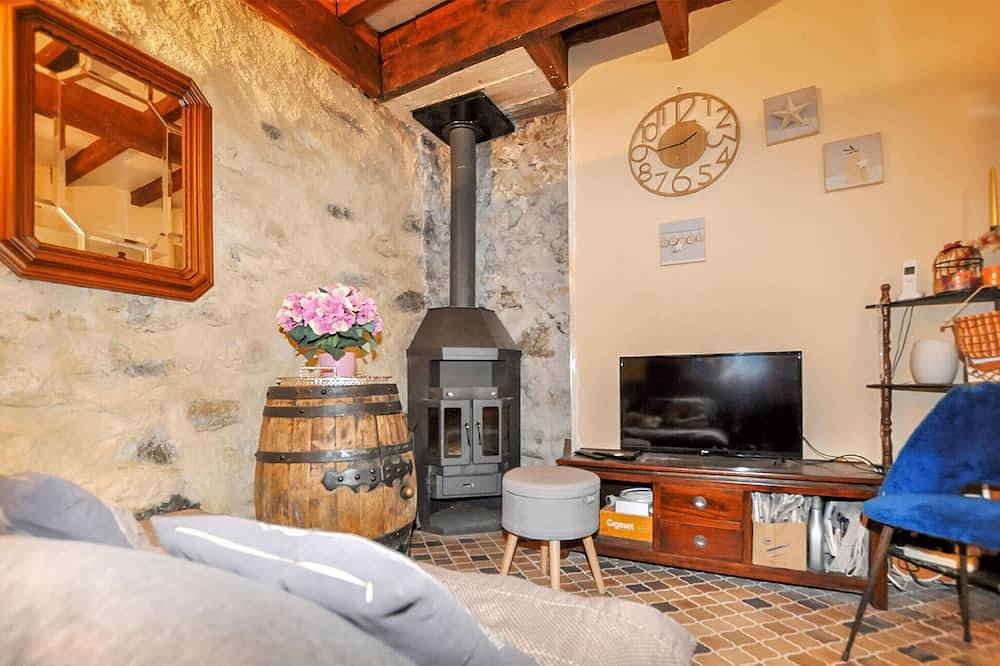 Lovely home in Seix with Wifi in Seix, Parc naturel régional des Pyrénées ariégeoises