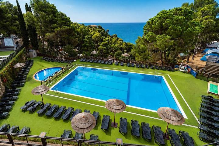 Tienda para 2 personas, con Terraza y Jardín además de Piscina para niños y Piscina en Tossa de Mar