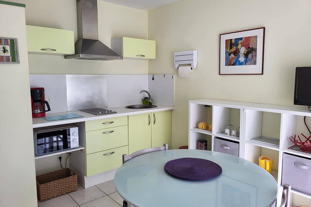 Appartement entier, T2 calme,  climatisé  avec terrasse  et parking , proche  de Lamalou les bains. in Hérépian, Région de Béziers