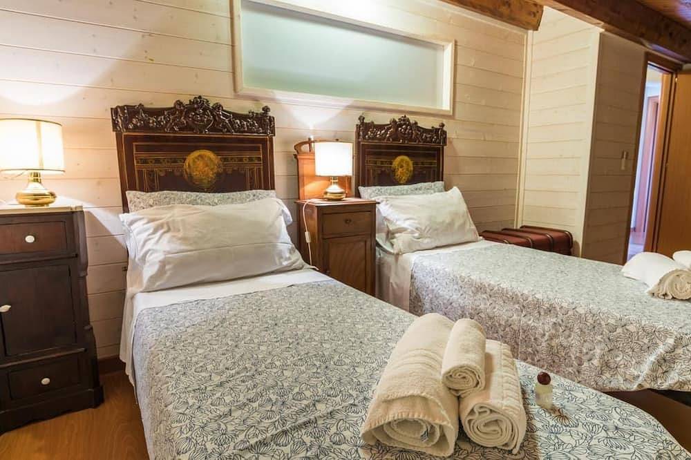 Appartamento intero, Agamennone, Wohnung 20 Meter vom Meer entfernt mit einer möblierten Terrasse. in Punta Secca, Santa Croce Camerina