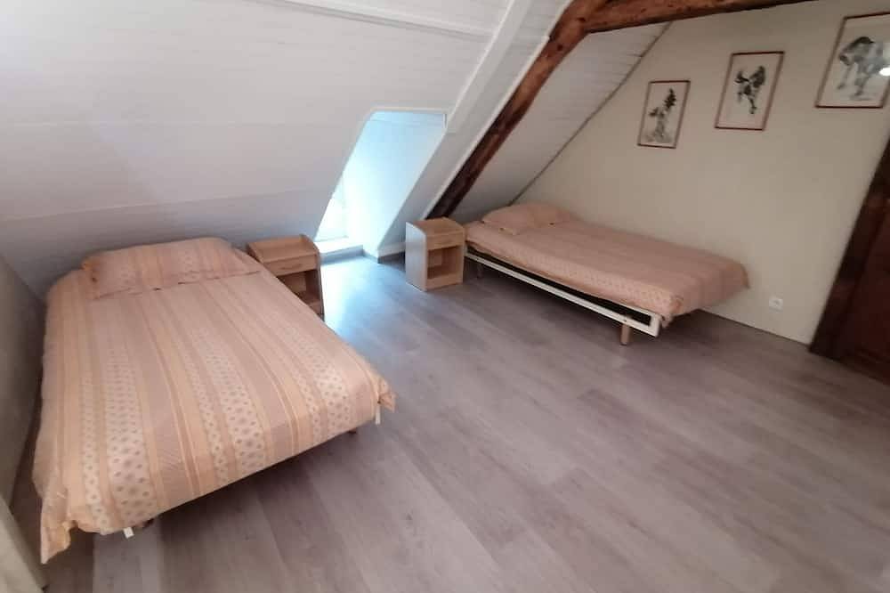 Cottage de charme avec dépendance et piscine, havre de paix, situation dominante in Cazals, Quercy