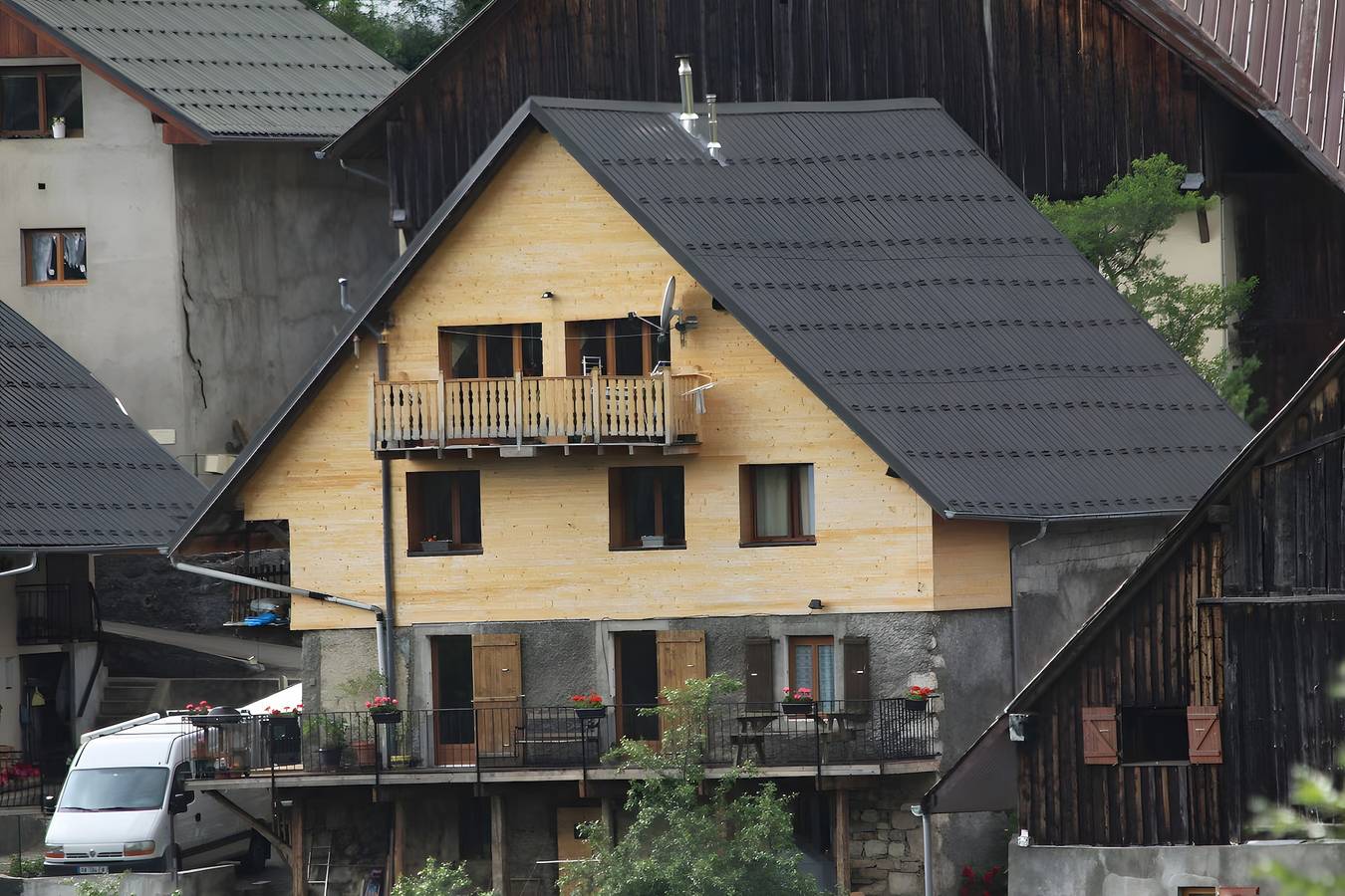 Ganze Wohnung, Ferienwohnung 'La Beccaz' mit Bergblick und Wi-Fi in Talloires-Montmin, Annecy und Umgebung