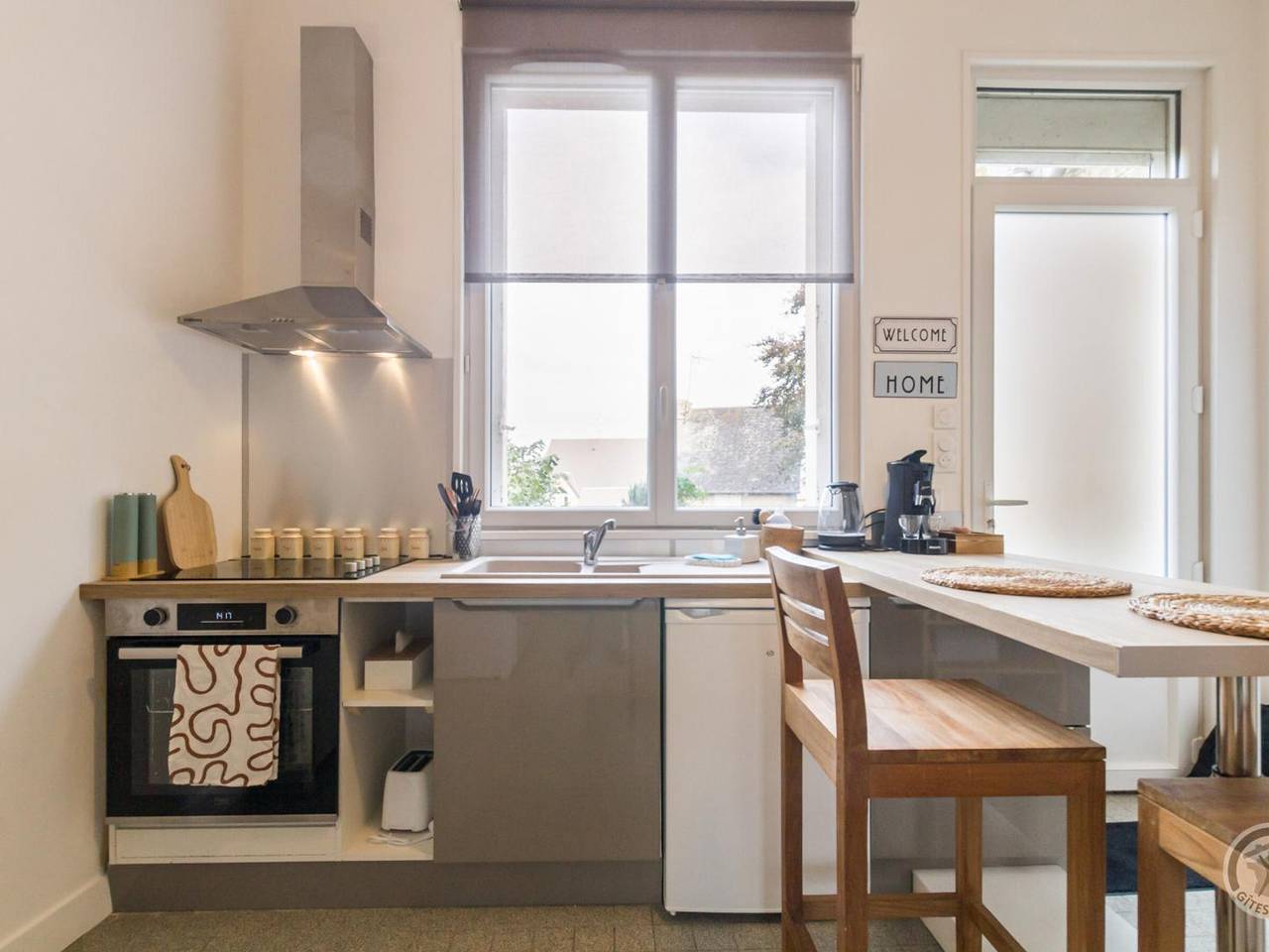 Entire studio, Charming independent studio with terrace, garden and parking, near Mont St-Michel in Isigny-le-Buat, Avranches region