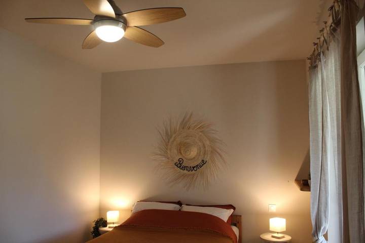 Maison d’hôte pour 4 personnes, avec piscine et jardin ainsi que vue et terrasse à Mouriès - 4