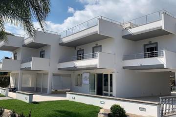 Ferienwohnung für 5 Personen, mit Balkon und Garten sowie Pool in Terracina