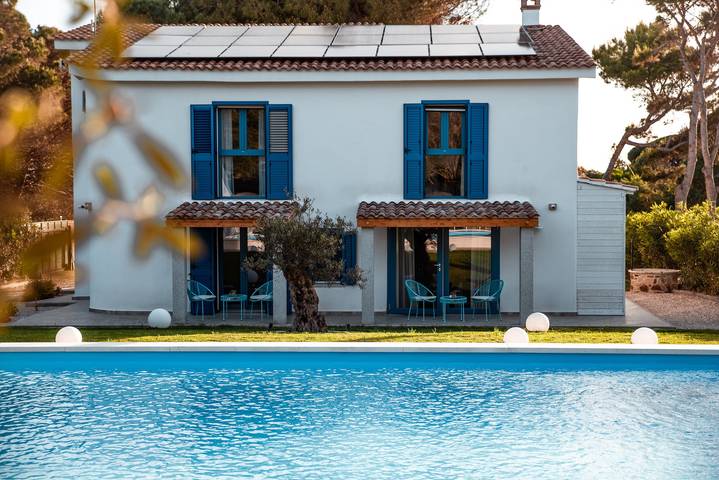 Villa Rose Sardinia 200m from the Beach – Private Pool & Garden in Spiaggia Grande, Calasetta