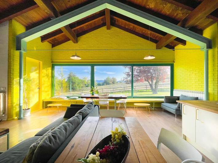 Casa de vacaciones para 9 personas, con vistas además de jardín y piscina - 1