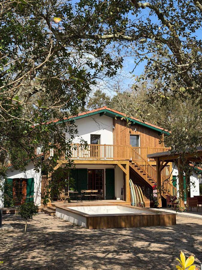 Chambre d’hôte pour 4 personnes, avec jardin et vue ainsi que terrasse et piscine