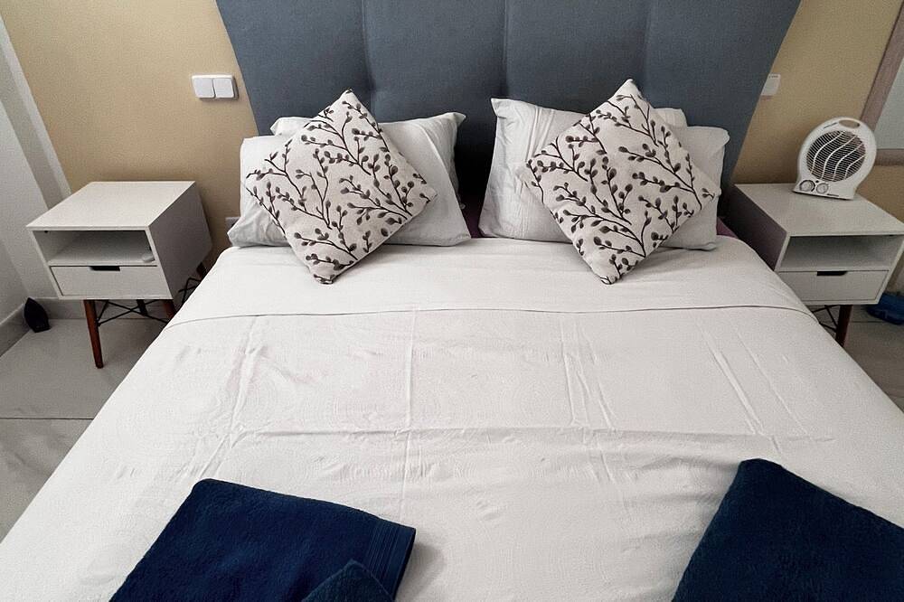 Entire apartment, Santa Ponsa Mallorca first line of sea - Aparthotel in Rotes Velles, Calvià