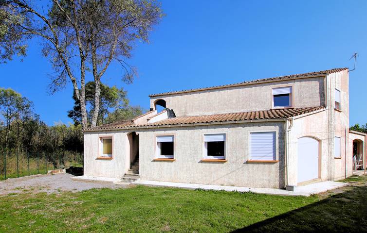 Location de vacances pour 6 personnes, avec terrasse et jardin à Lablachère - 3