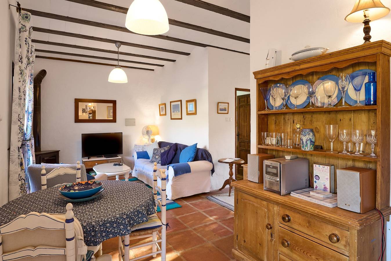 Casa de férias 'Casita 1 Quarto' com vista montanha, piscina e Wi-Fi in Fuente del Conde, Iznájar