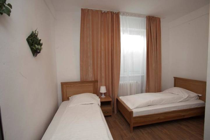 Gîte pour 2 personnes, avec jardin dans Câmpina - 2