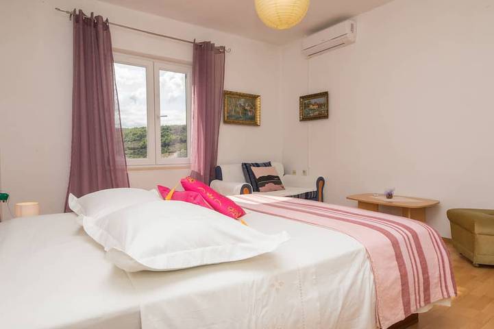 Villa Yannie - Hier finden Sie alles, was Sie brauchen. Komfort, Aussicht, Pool! in Sutivan, Brac