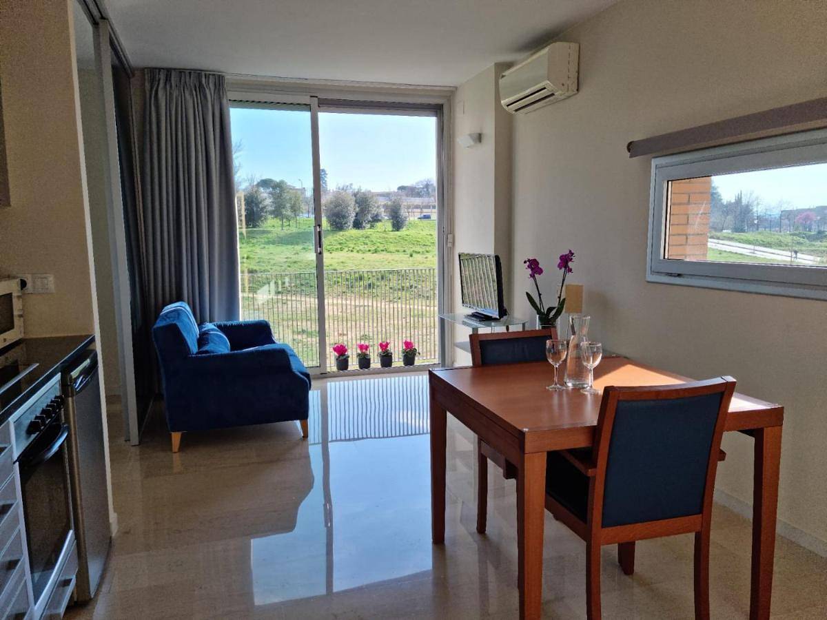 Entire apartment, One-Bedroom Apartment with Twin Beds in Girona, Gironès