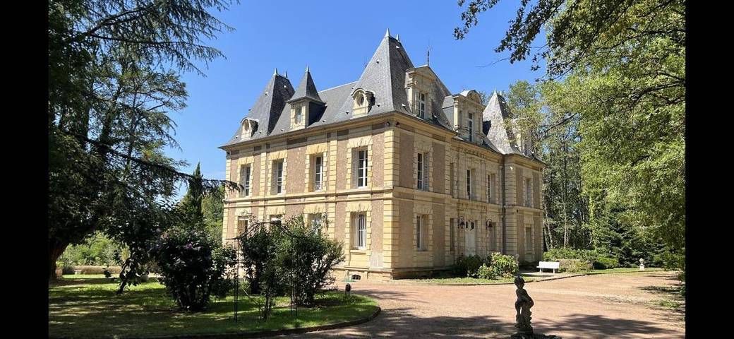 Location de vacances pour 2 personnes, avec vue ainsi que jardin et terrasse dans Sauvigny-les-Bois
