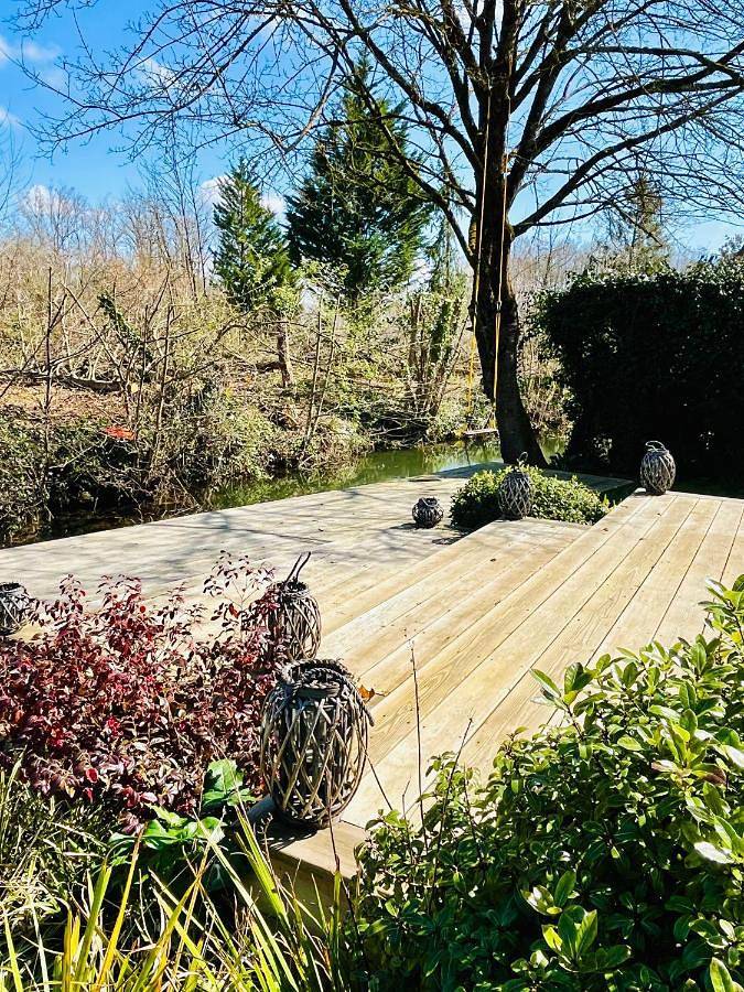 Location de vacances pour 8 personnes, avec piscine ainsi que vue et jardin à Magné - 3