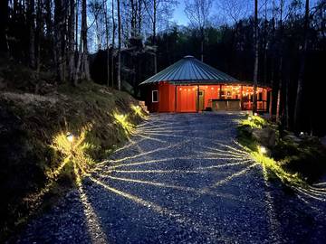 Log Cabin for 4 Guests in Fontana Lake, Swain County, Picture 1