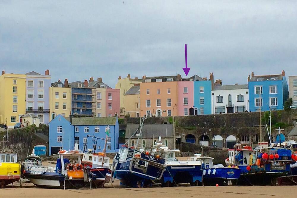 Apartamento inteiro, Apartamento totalmente equipado em Tenby Harbour. Perfeito para praia e cidade in Tenby, Pembrokeshire