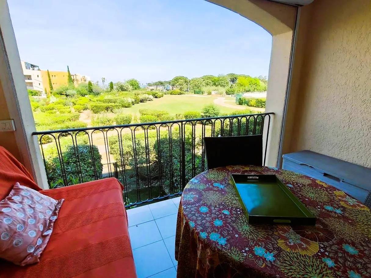 Appartement entier, Appt 3 pers avec piscine et accès plage in Port Cogolin, Gassin