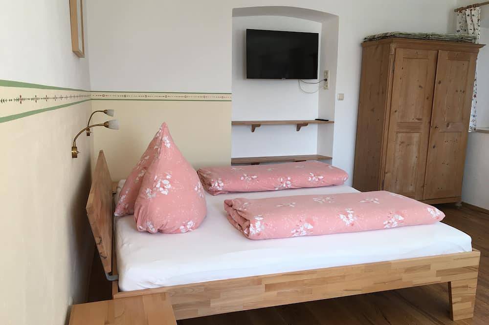 Ganze Wohnung, Ferienwohnung 1 für 2 Personen (42 qm, Og) in Weisham, Bernau am Chiemsee