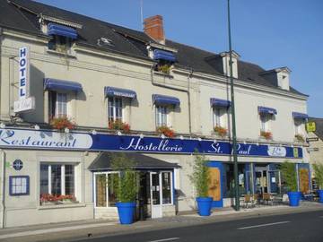 Hôtel pour 2 personnes, avec piscine et jardin à Vivy