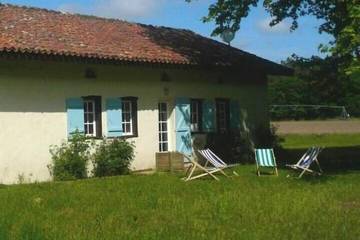 Gîte pour 5 personnes, avec jardin à Azur