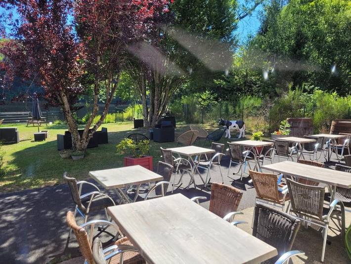 Hôtel pour 2 personnes, avec vue sur le lac et jardin, animaux acceptés à Condat - 3