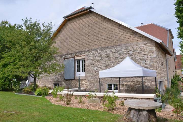 Location de vacances pour 2 personnes, avec jacuzzi ainsi que jardin et sauna à Ray-sur-Saône - 2