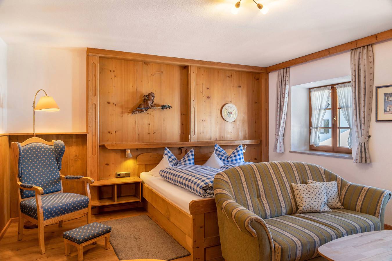 Ganzes Studio, Ferienwohnung 'Museumsblick' mit Bergblick und Wi-Fi in Mittenwald, Bayerische Alpen