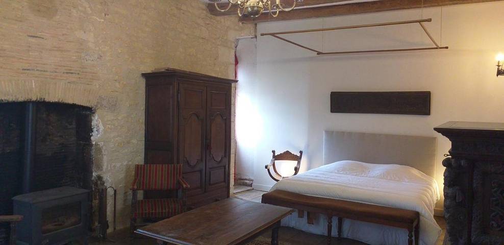 Location de vacances pour 2 personnes, avec jardin, animaux acceptés à Champagne-Mouton - 3