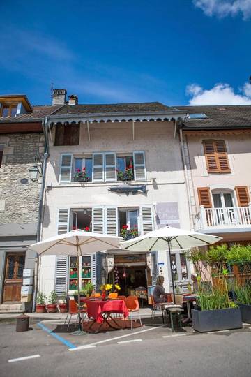 Chambre d’hôte pour 2 personnes, avec vue et terrasse, animaux acceptés à Ornans