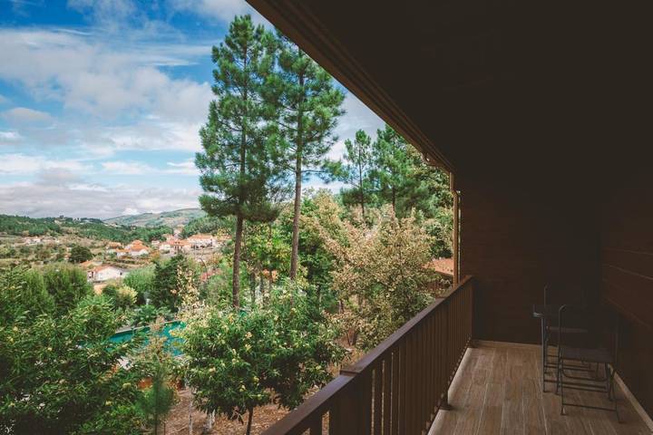 Parc de vacances pour 2 personnes, avec vue sur le lac et piscine ainsi que vue et jardin, animaux acceptés dans Tarouca - 3