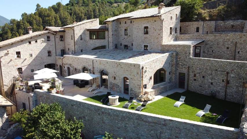 Appartamento per 2 persone, con Terrazza e Giardino nonché Sauna a Scheggino