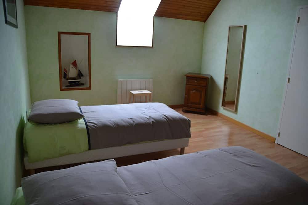 Maison traditionnelle Ouessantine in Ouessant, Région de Brest