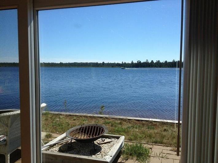 Cabin for 7 people, with terrace and yard in Lake Superior
